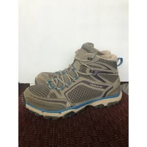 Vasque UltraDry Hiking Boot -women’s Size 9.5 M